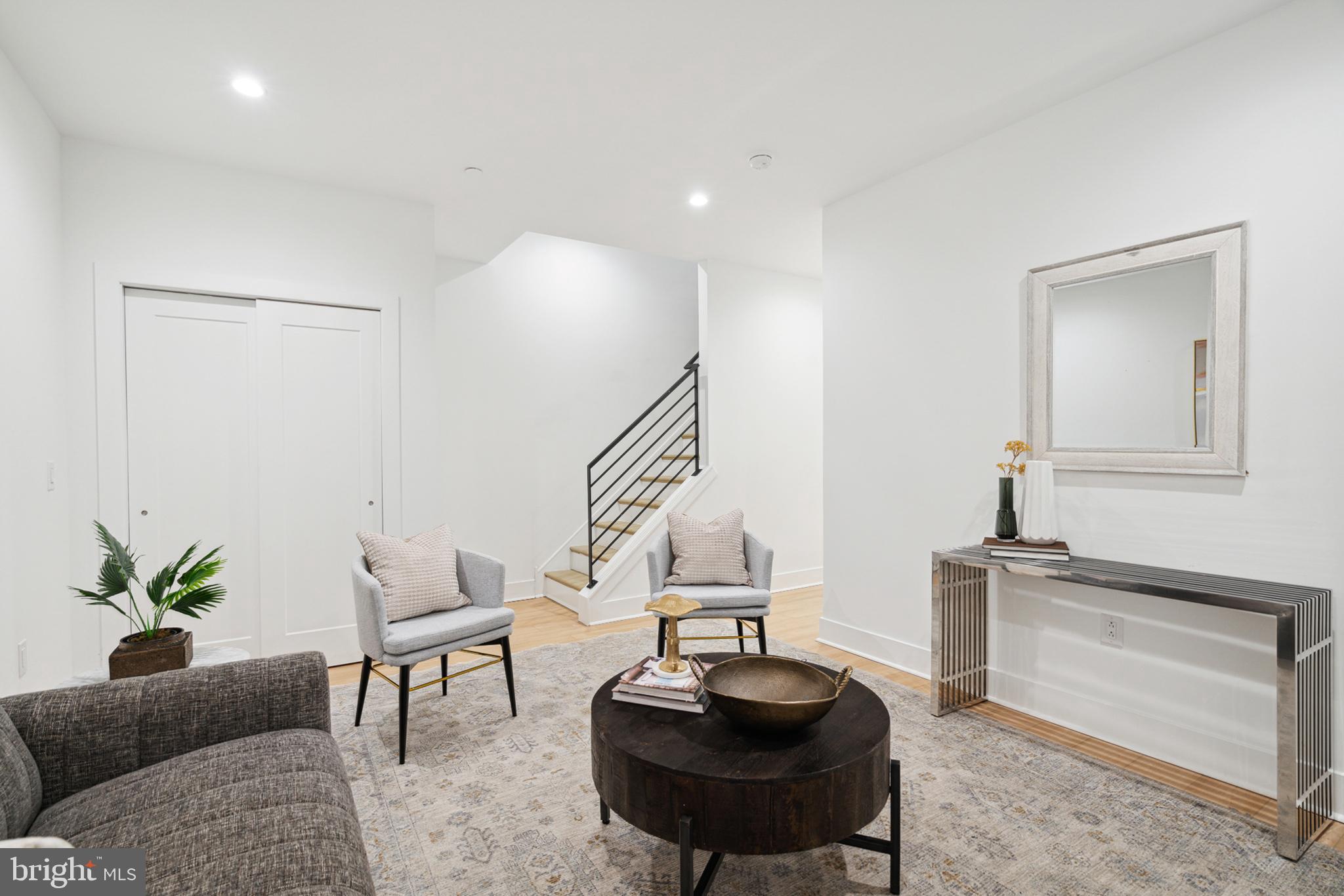 TORRESDALE MANOR - Residential
