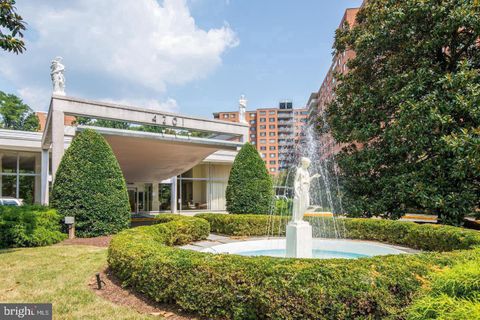 4201 CATHEDRAL AVENUE NW 1121E WASHINGTON DC 20016