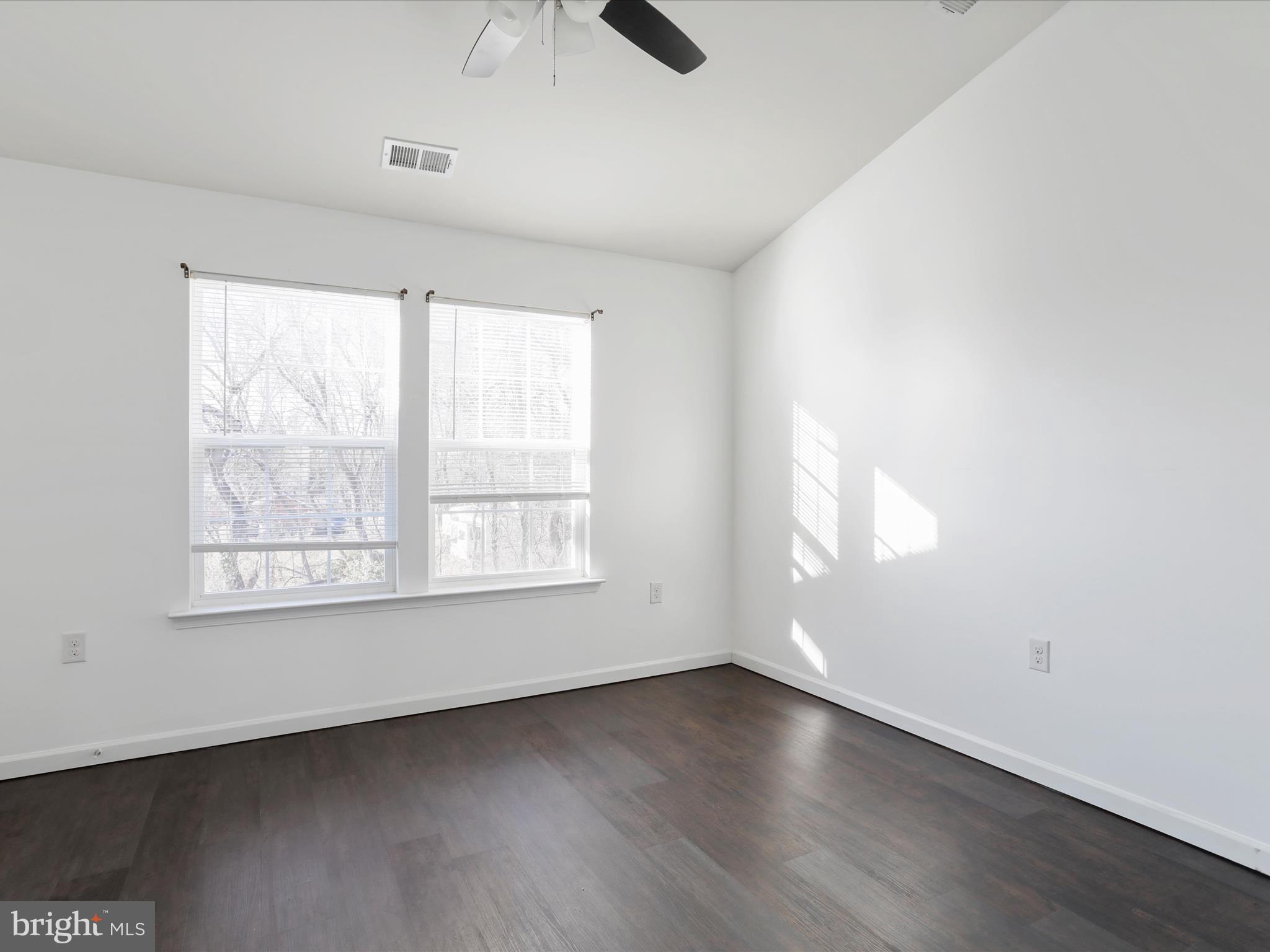 MANOR PARK - Residential