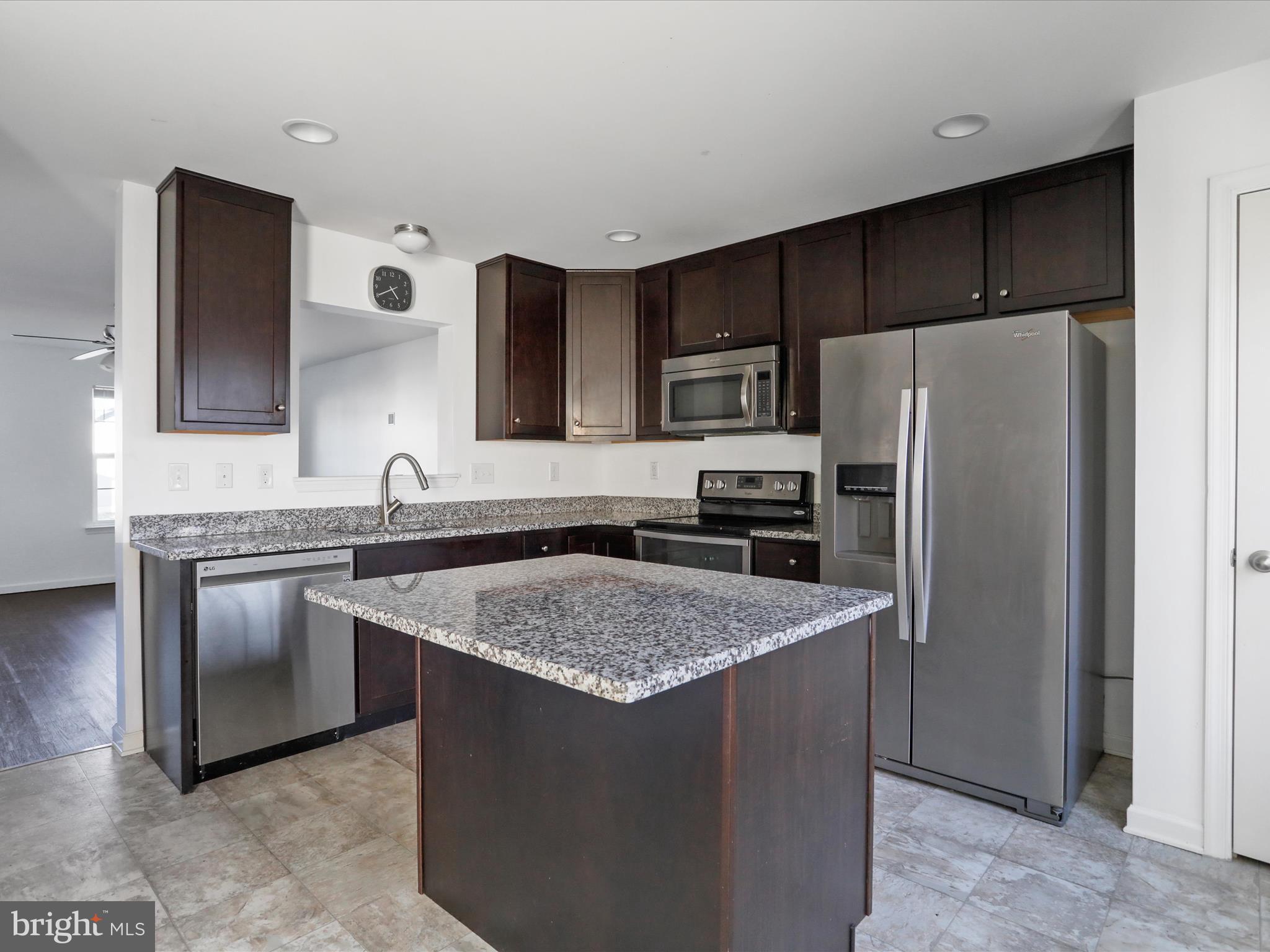 MANOR PARK - Residential