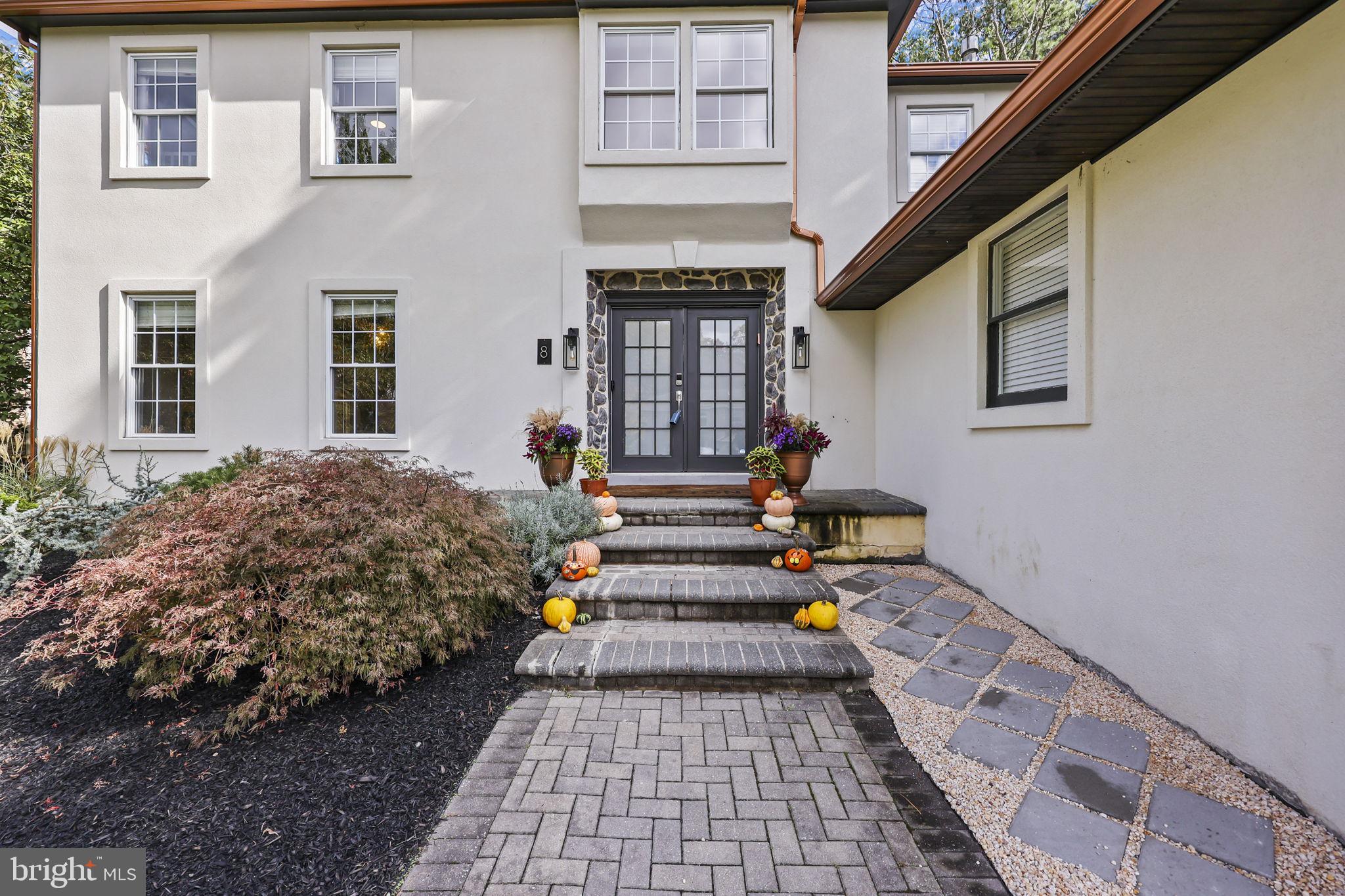 8 ASHTON DRIVE