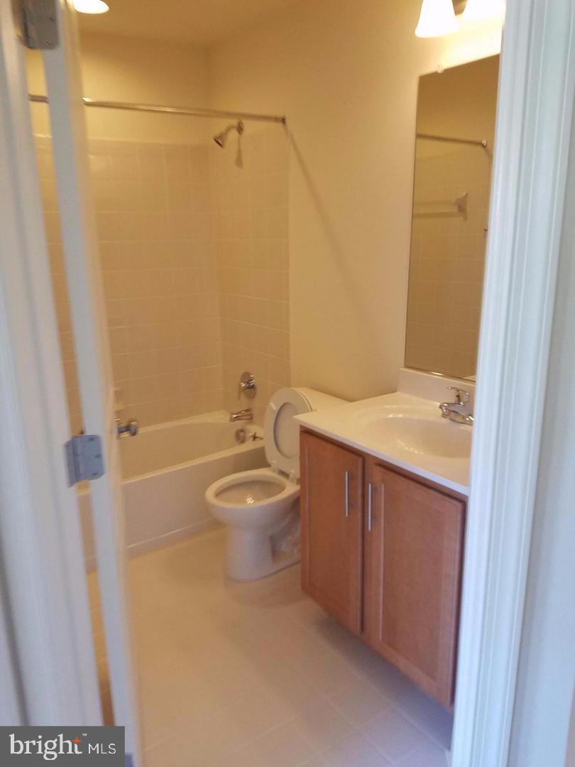 POTOMAC CREST - Residential Lease