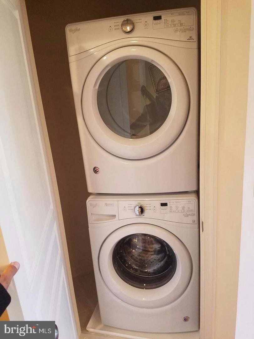 POTOMAC CREST - Residential Lease