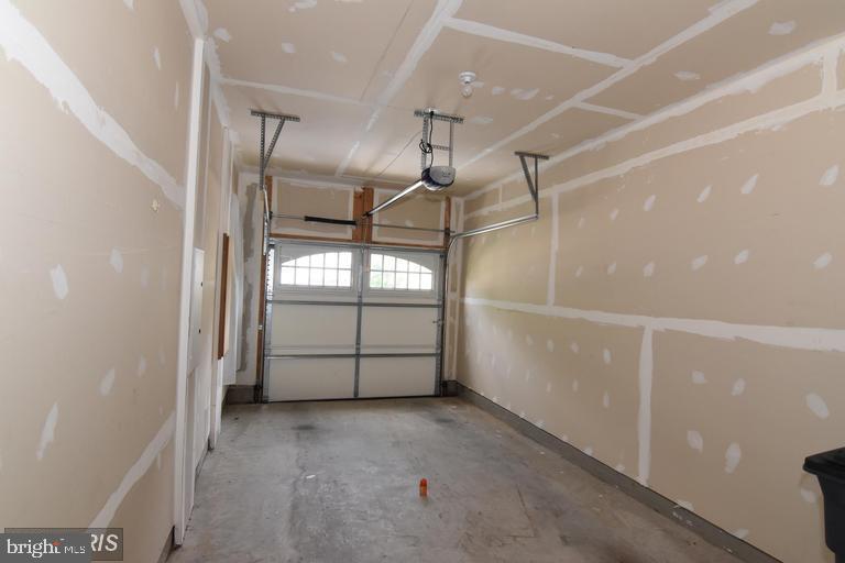 POTOMAC CREST - Residential Lease