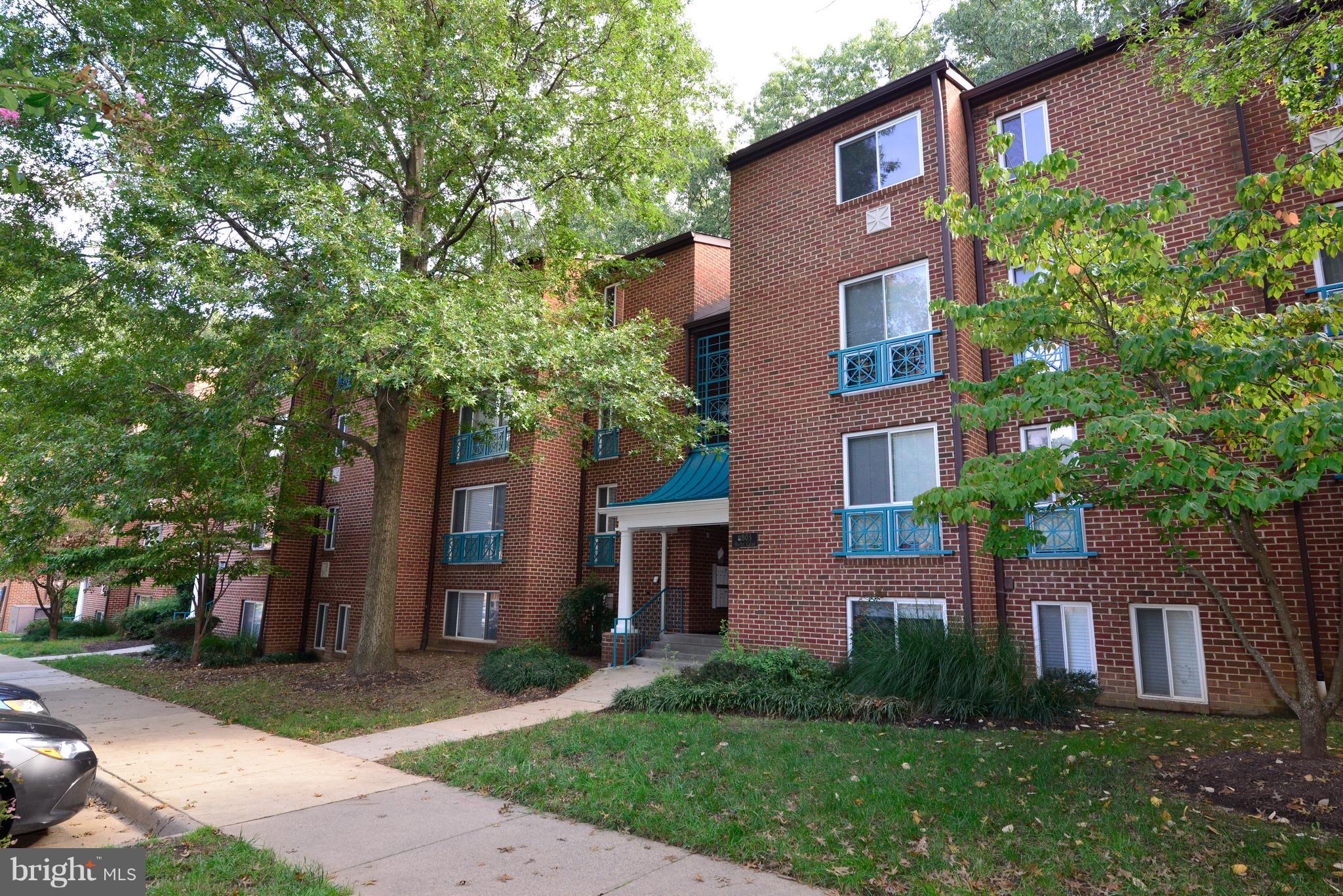 HUNTERS WOODS VILLAGE - Residential