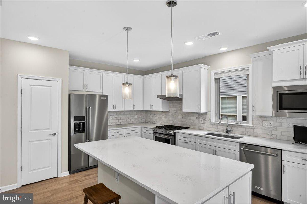 MONTEBELLO - Residential