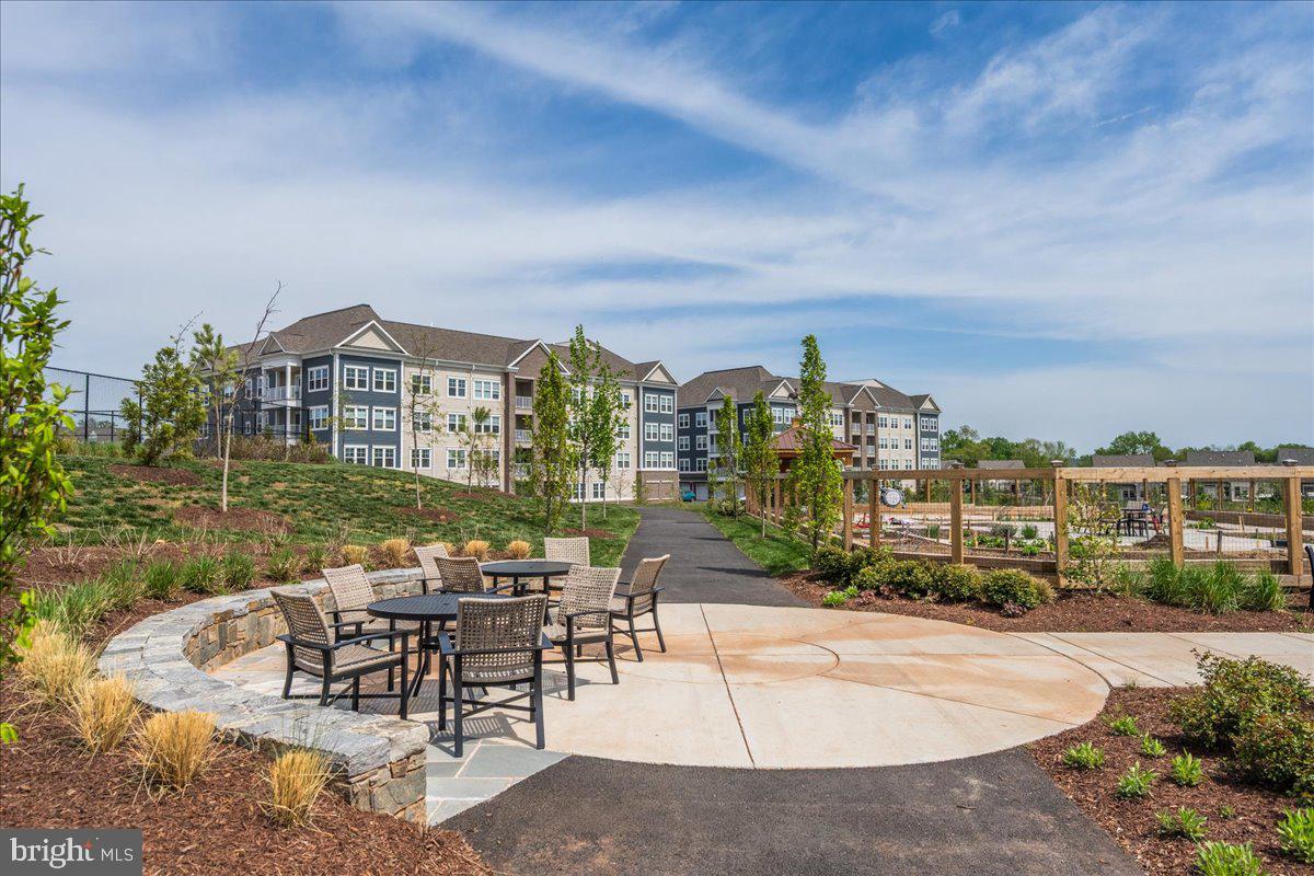 MONTEBELLO - Residential