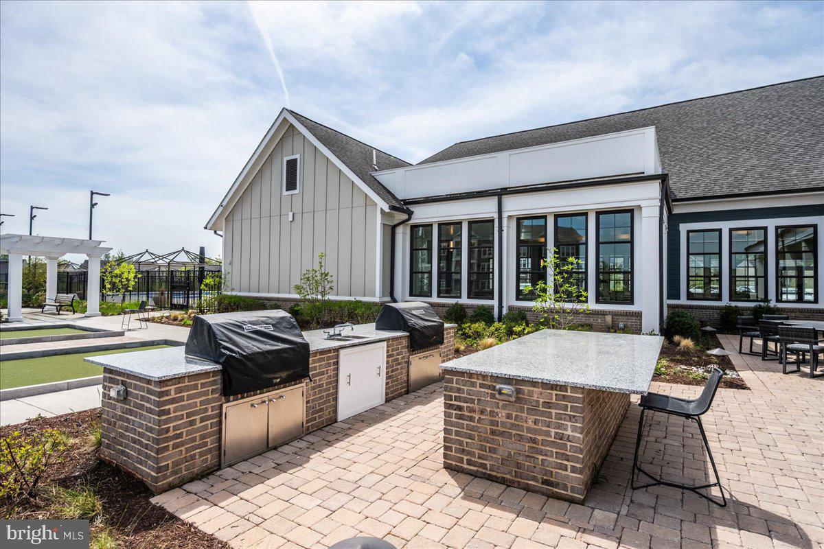 MONTEBELLO - Residential
