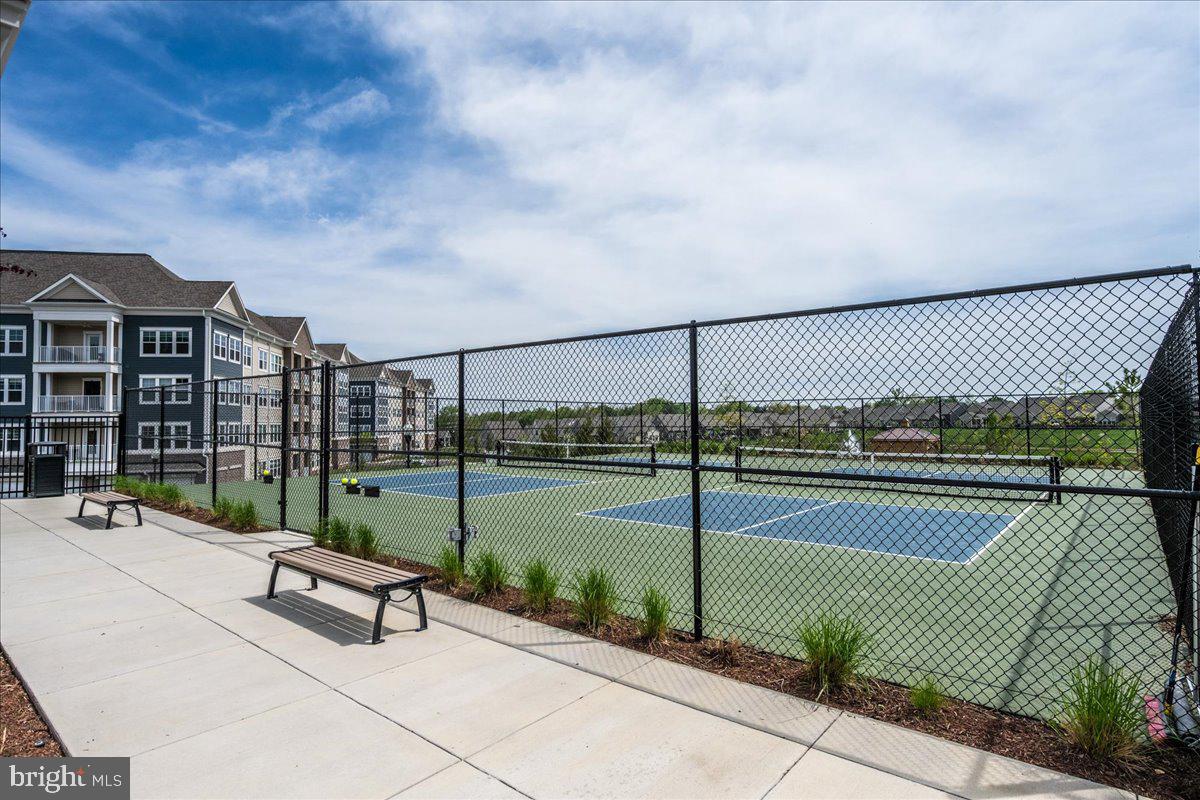 MONTEBELLO - Residential