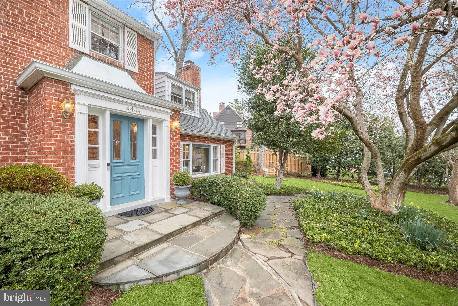ARLINGWOOD - Residential