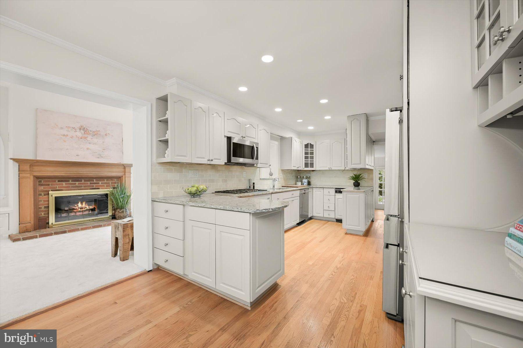 ARLINGWOOD - Residential