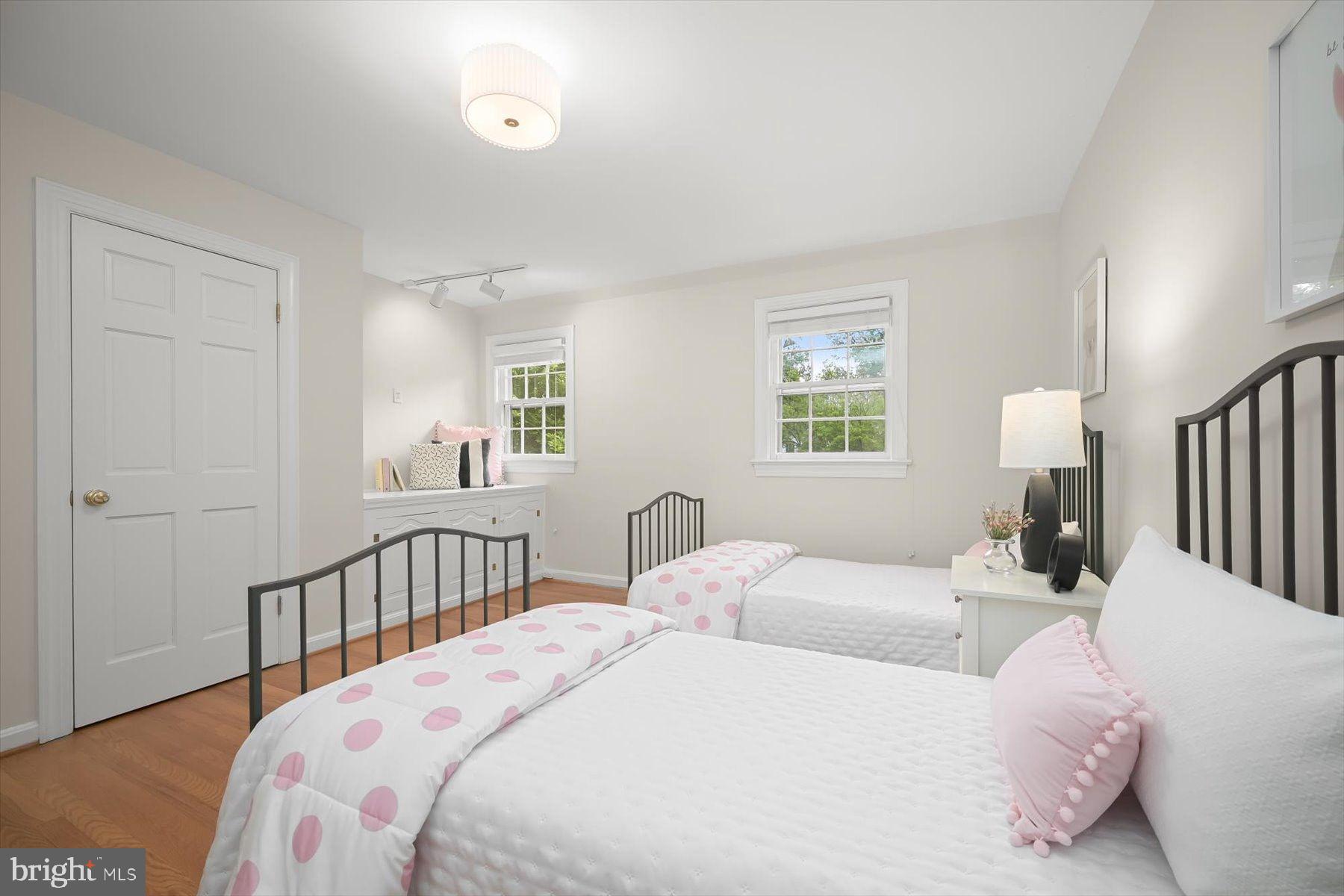 ARLINGWOOD - Residential