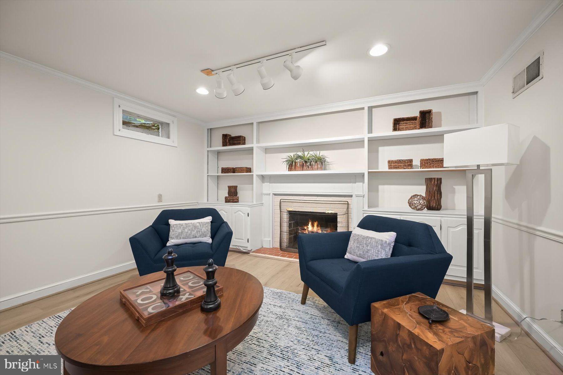 ARLINGWOOD - Residential