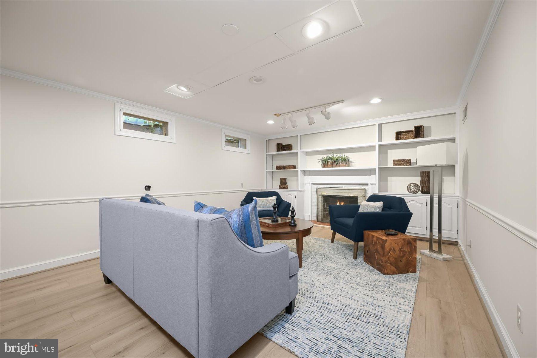 ARLINGWOOD - Residential