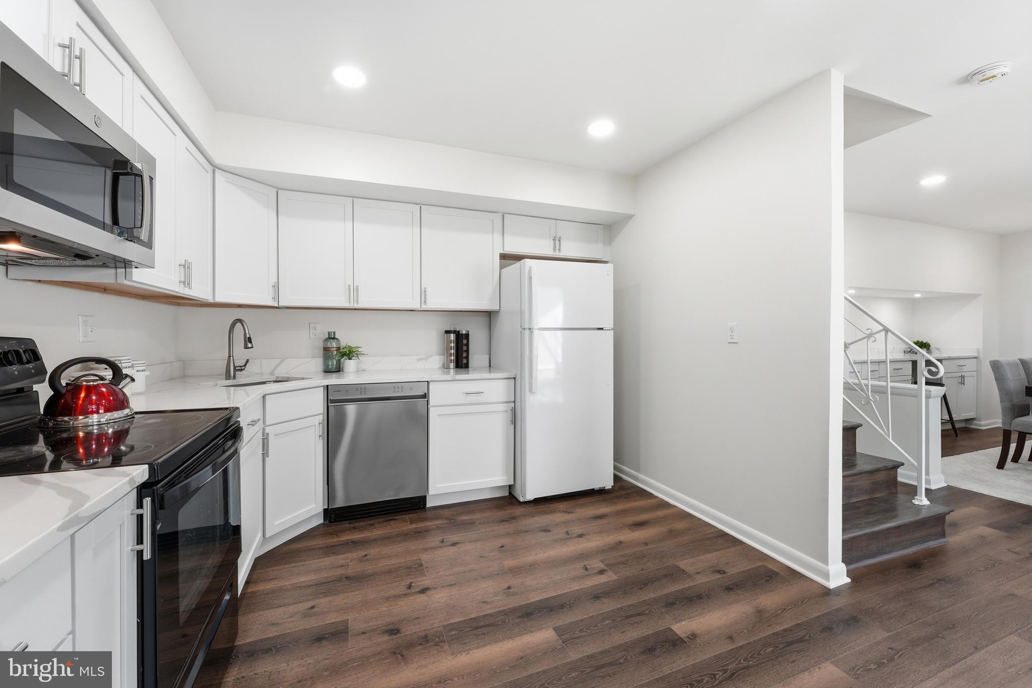 FOREST KNOLLS - Residential