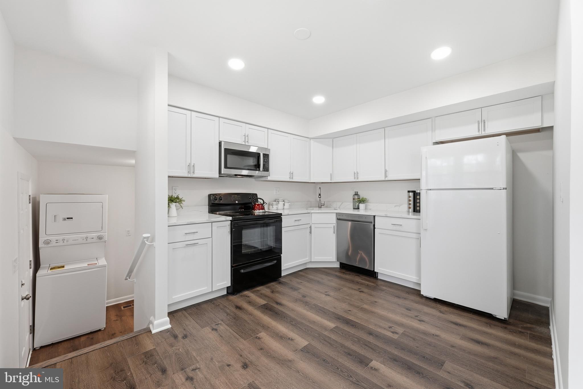 FOREST KNOLLS - Residential