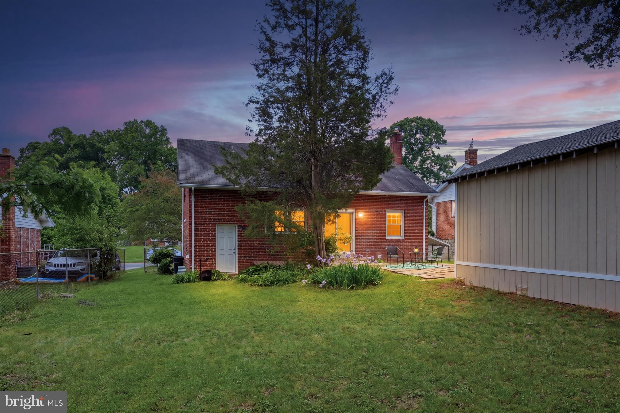 FOREST KNOLLS - Residential