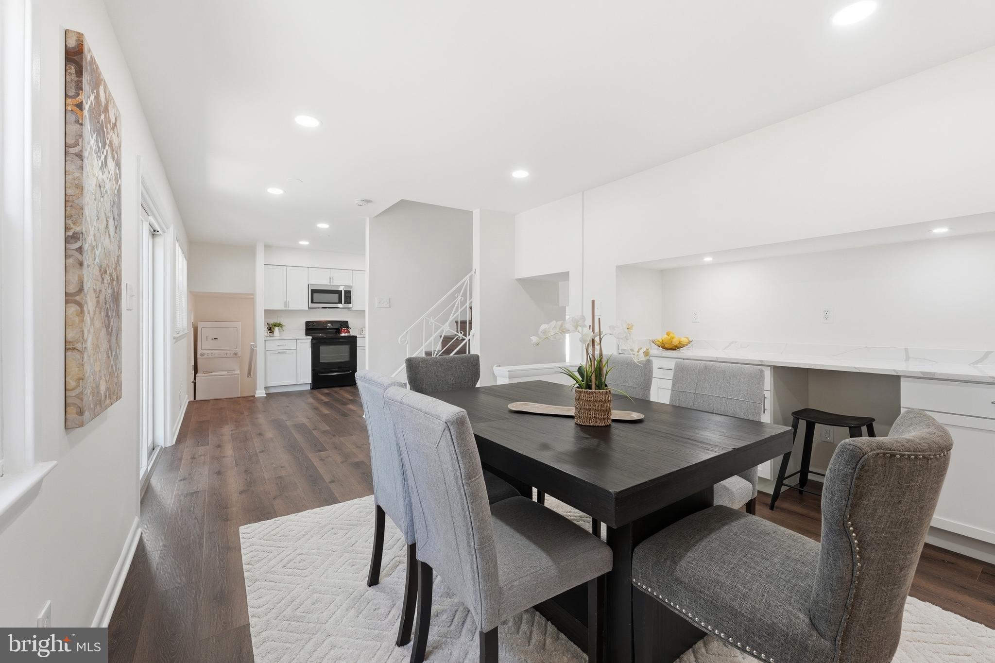 FOREST KNOLLS - Residential