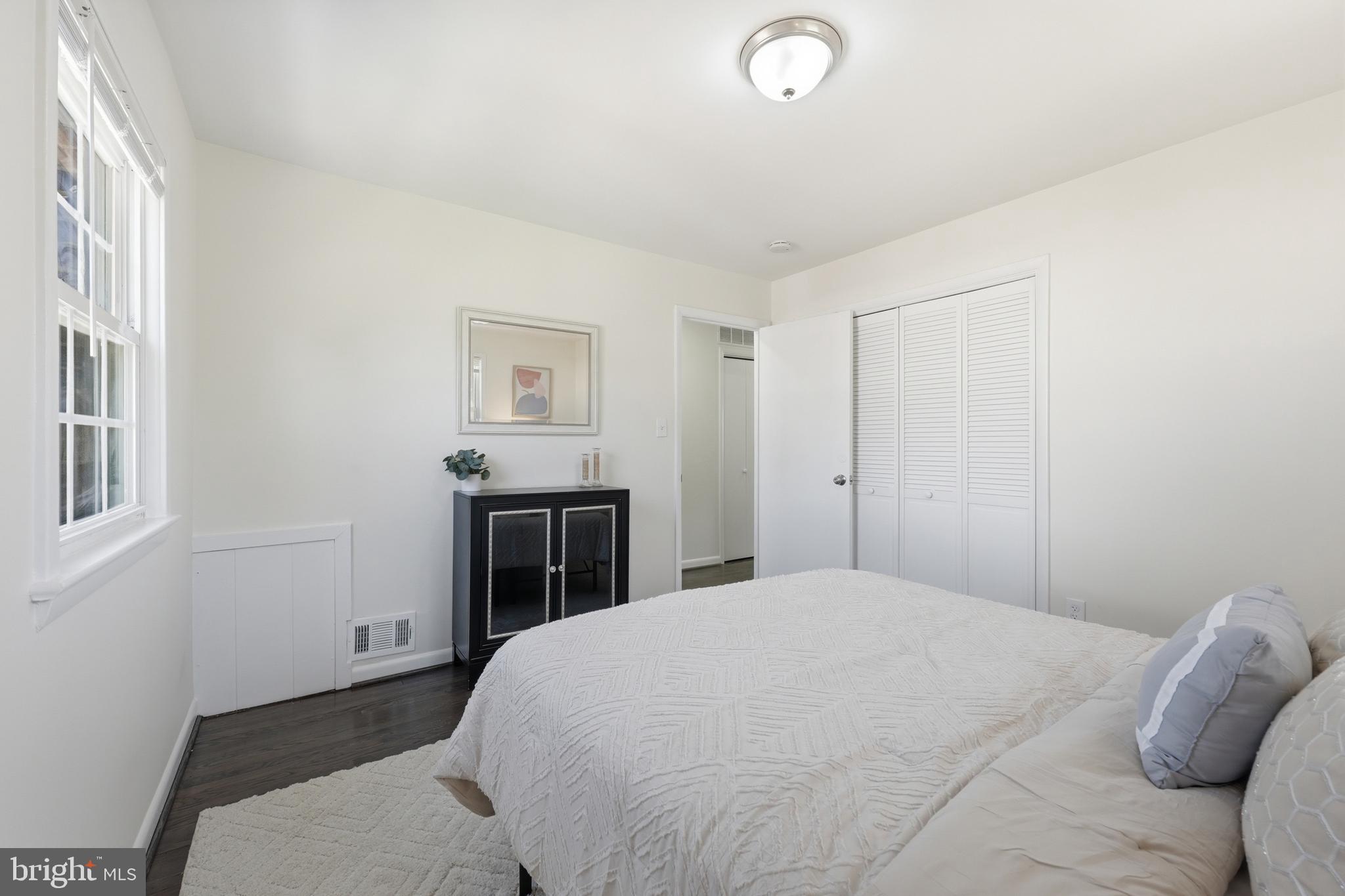 FOREST KNOLLS - Residential