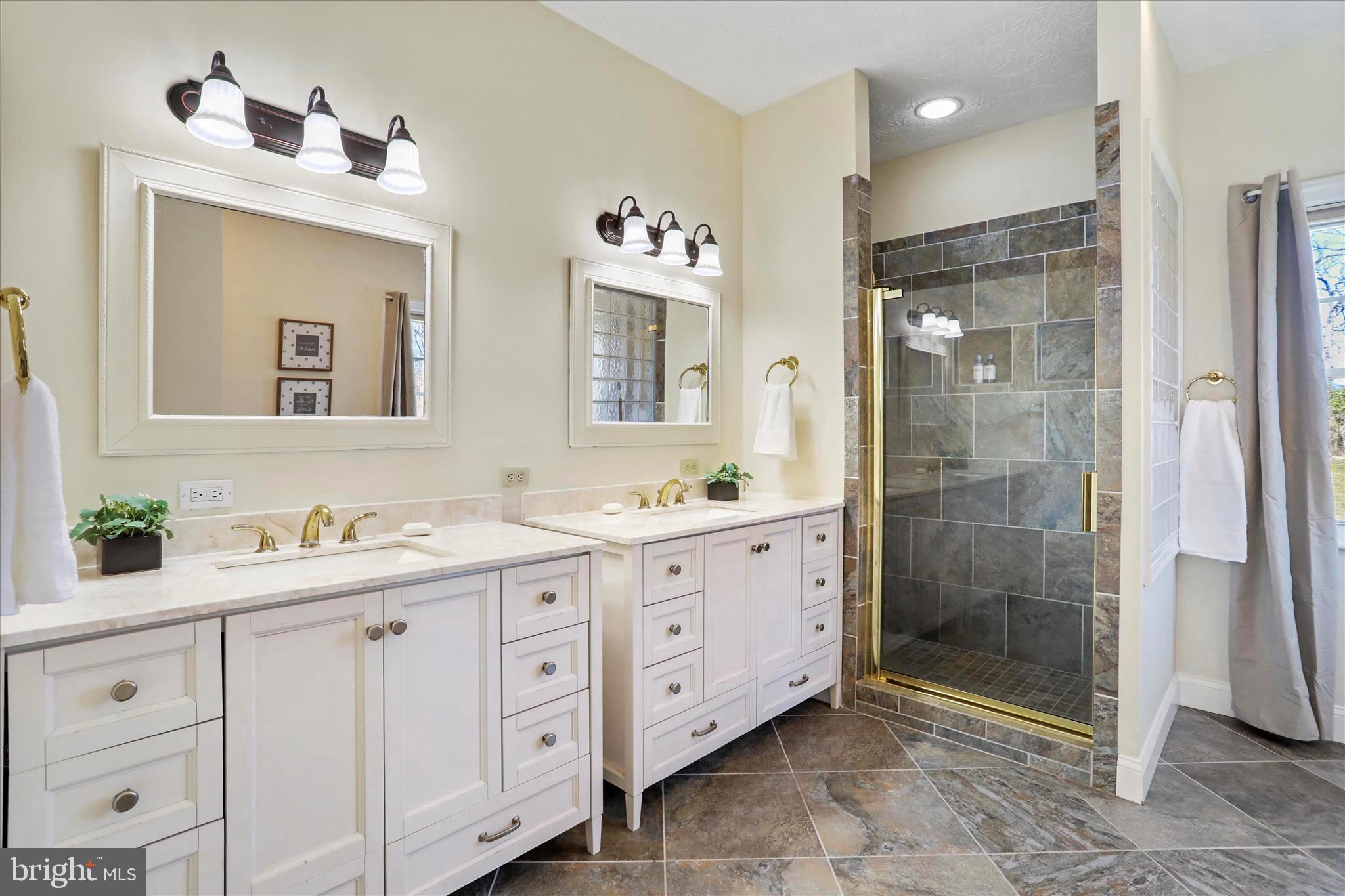 HOPE MILLS ACRES - Residential