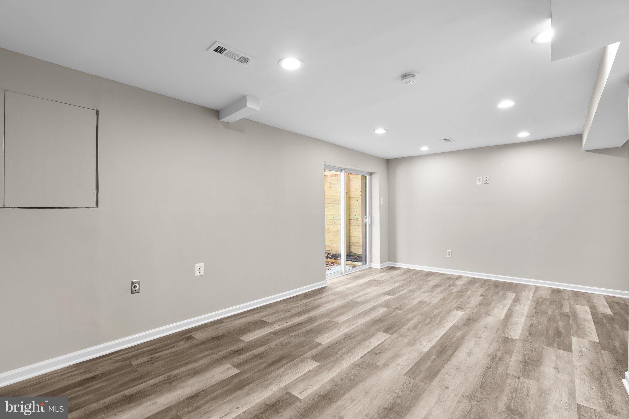 LONG REACH - Residential