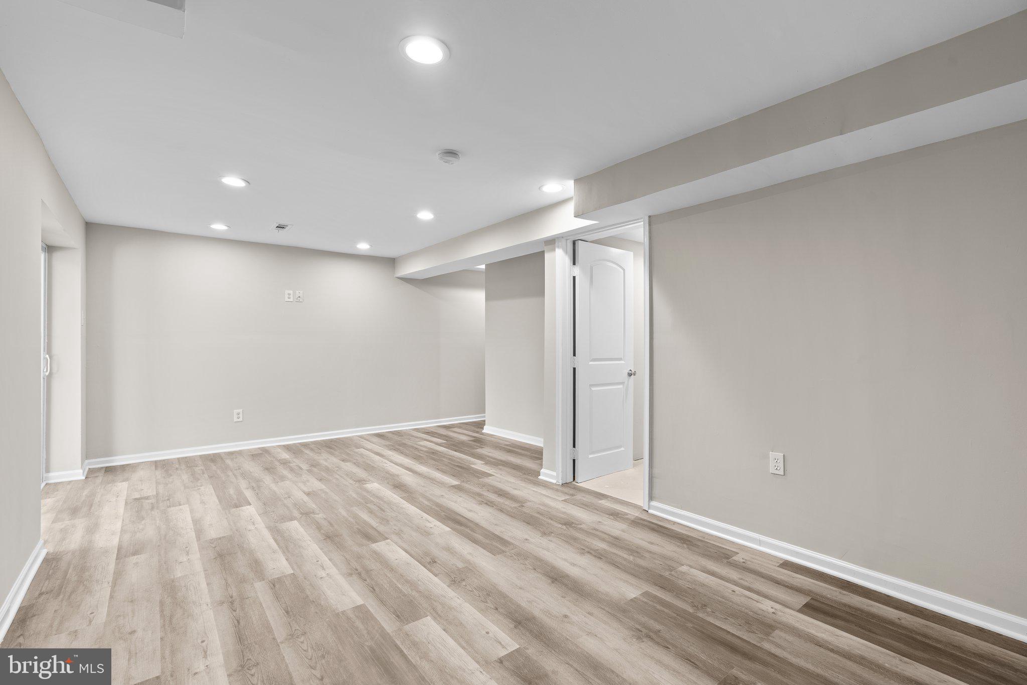 LONG REACH - Residential