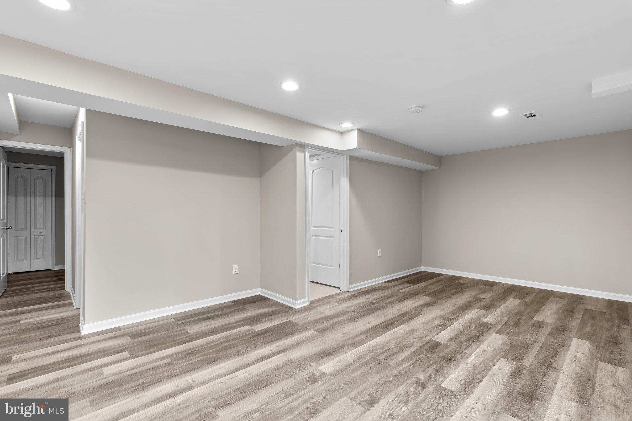 LONG REACH - Residential