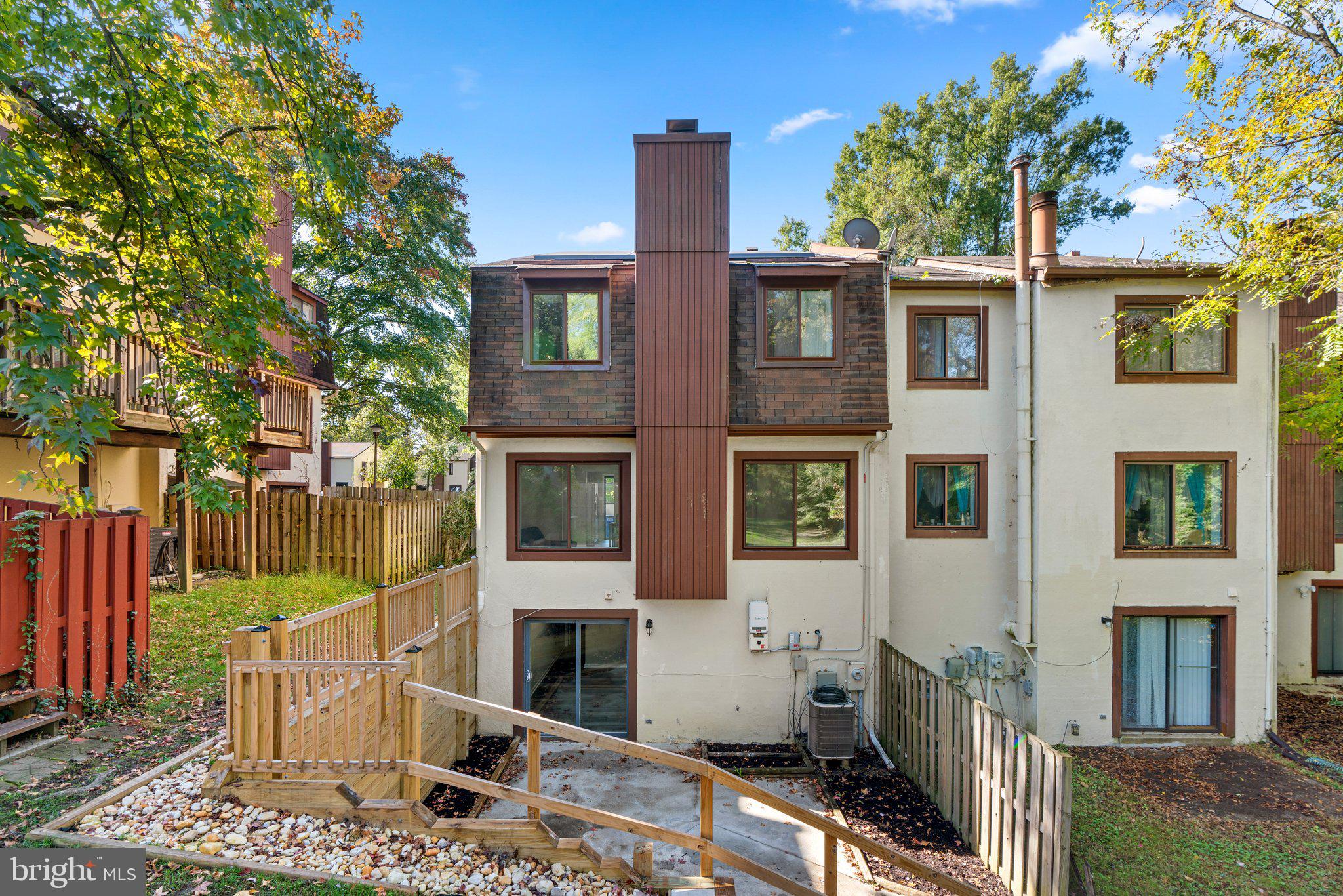 LONG REACH - Residential