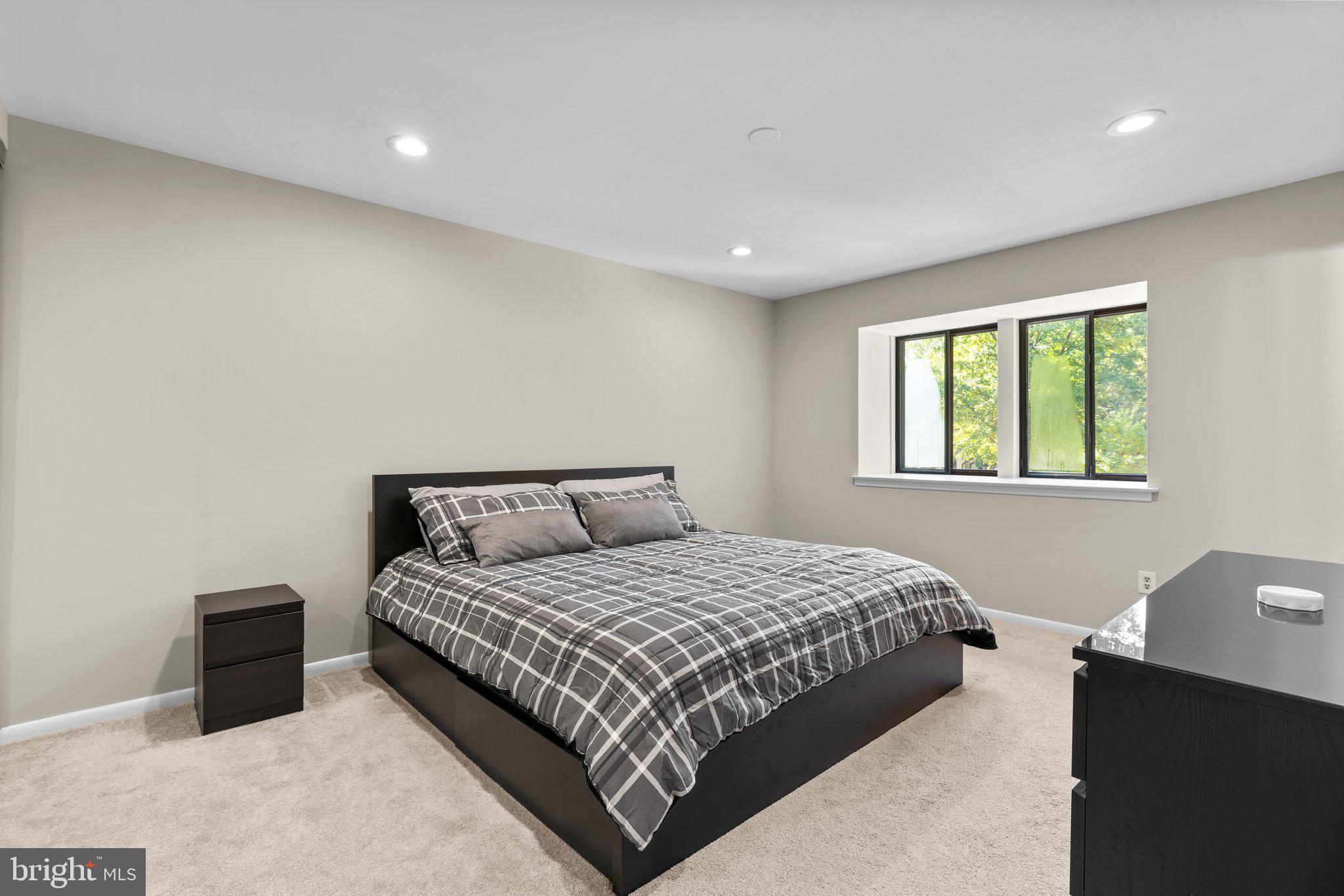 LONG REACH - Residential