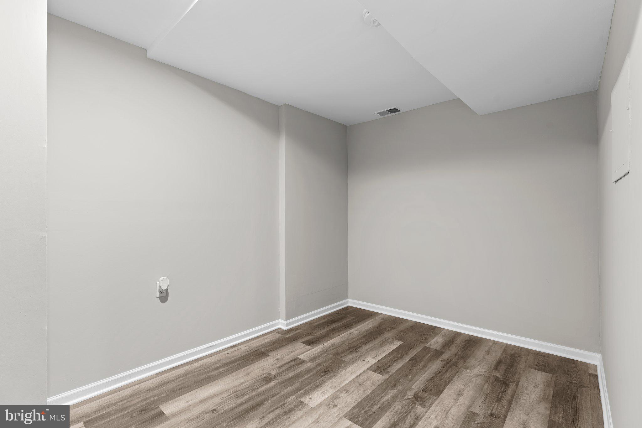 LONG REACH - Residential