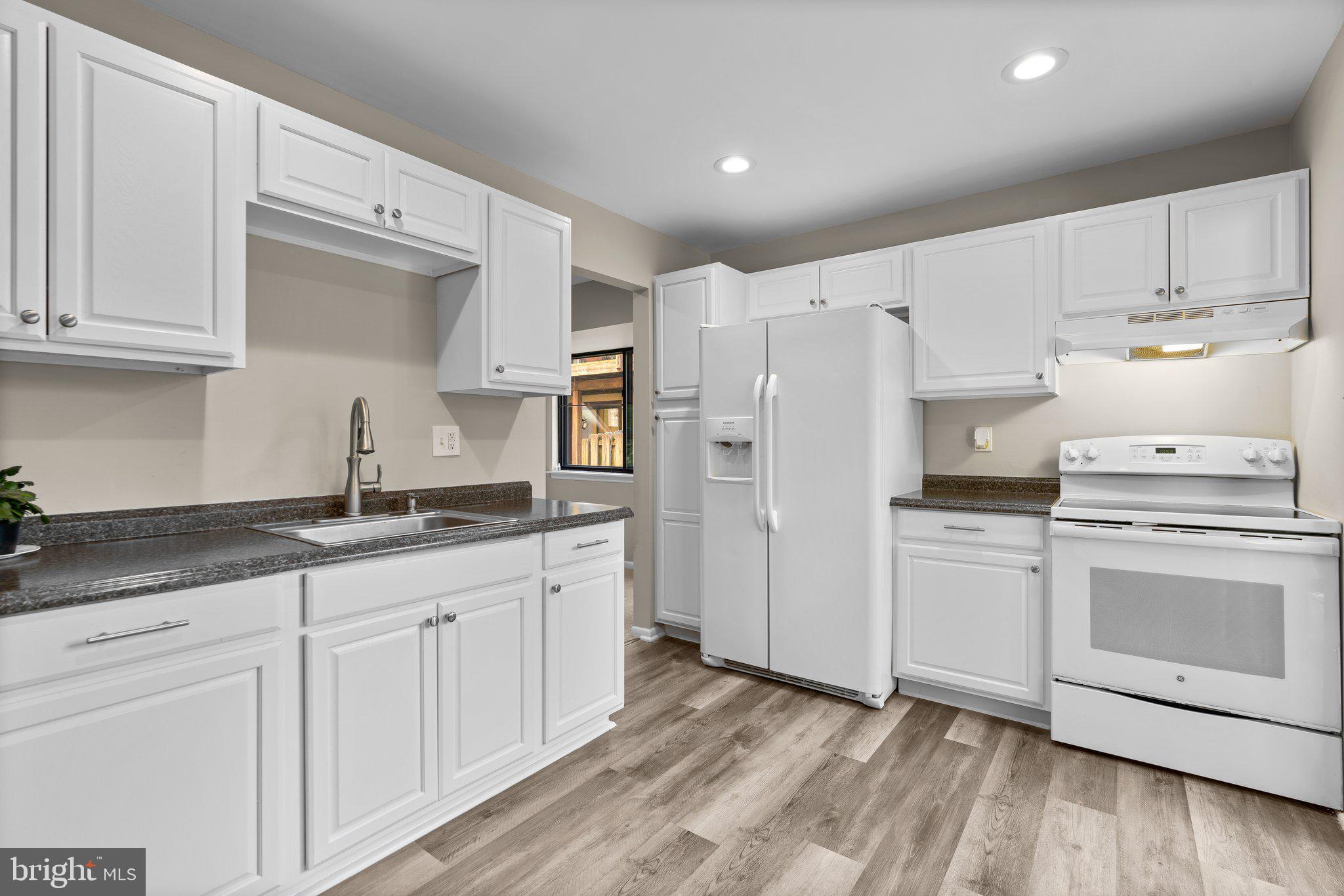 LONG REACH - Residential