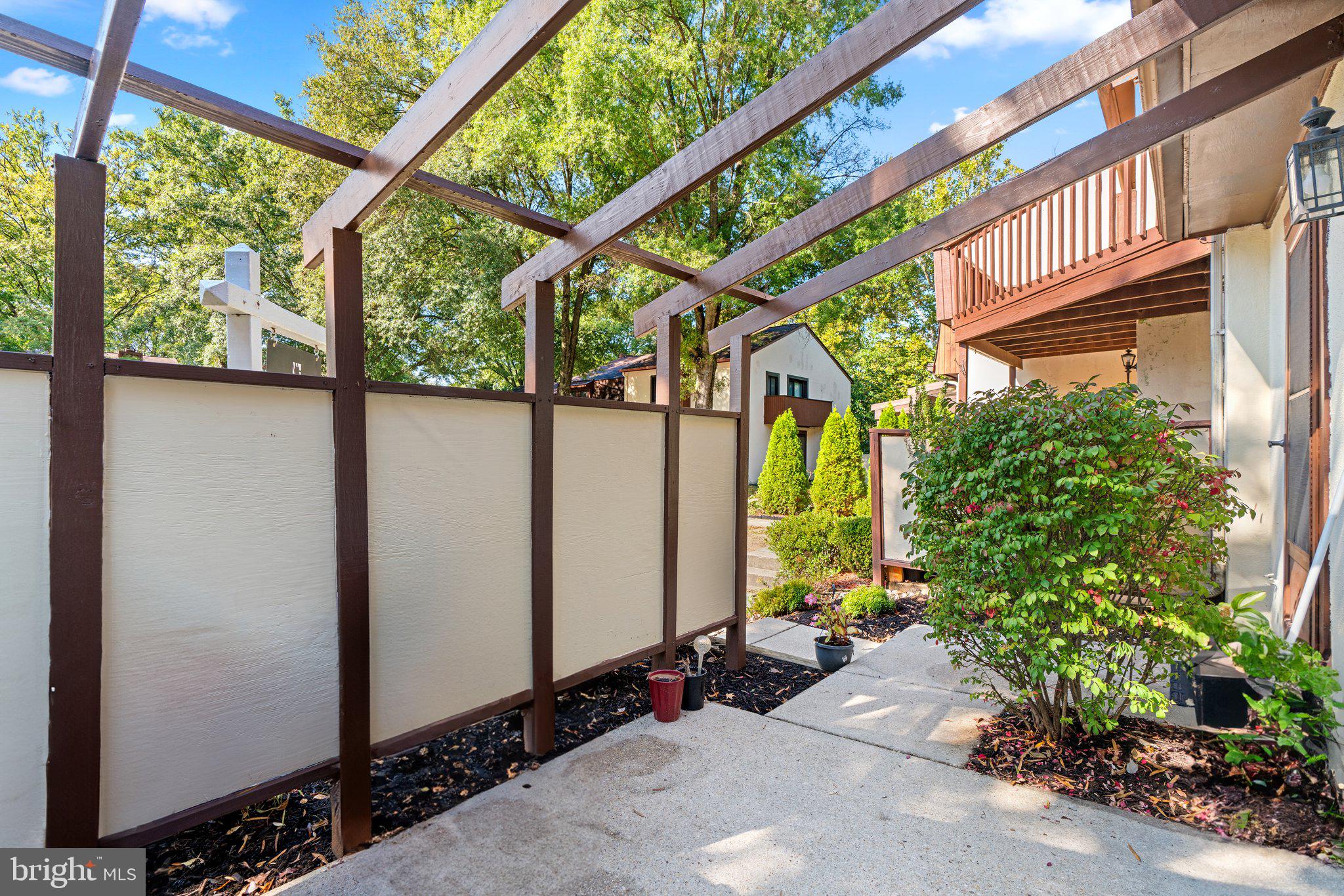 LONG REACH - Residential