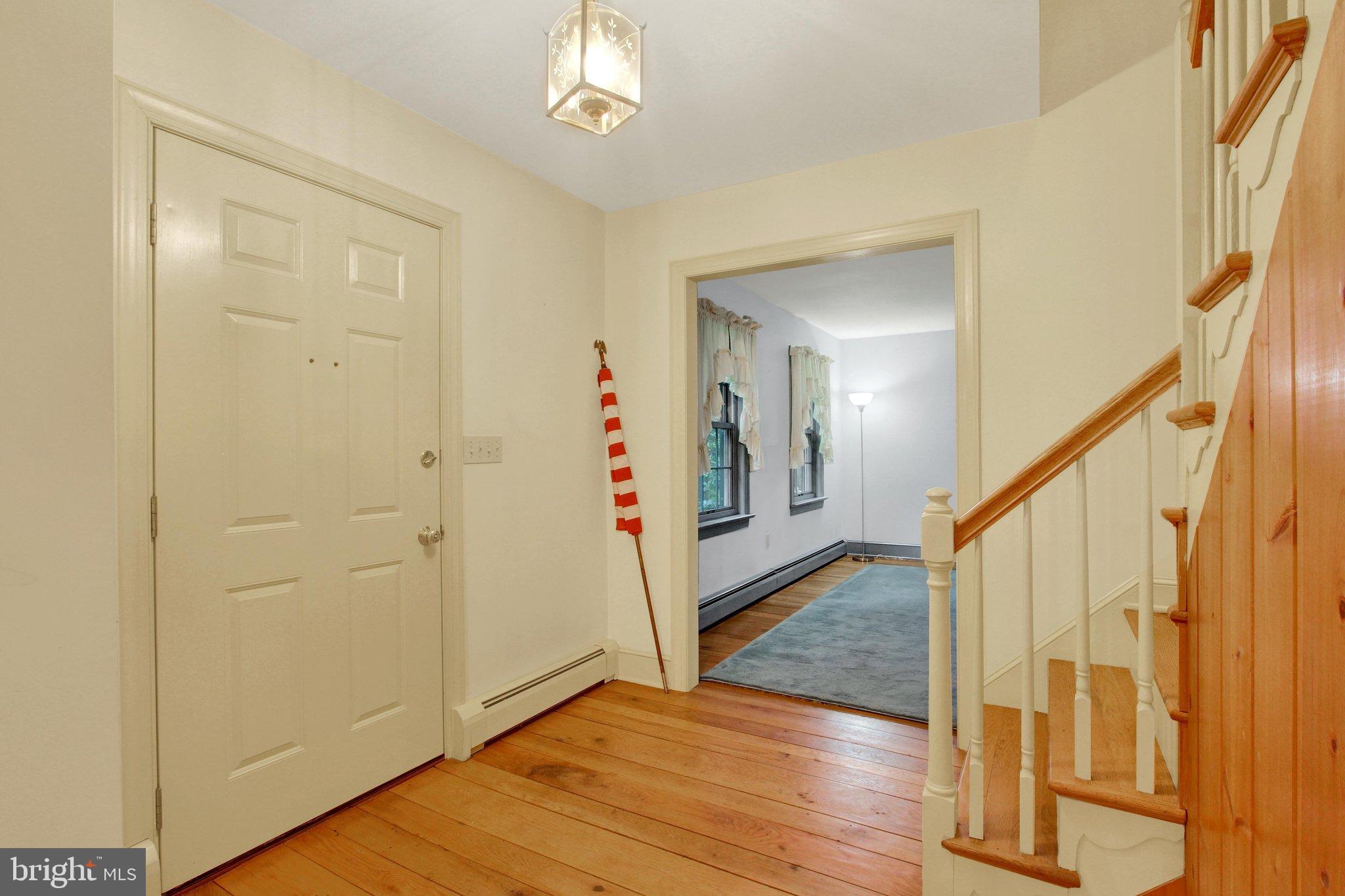 862 LAUREL WOODS LANE