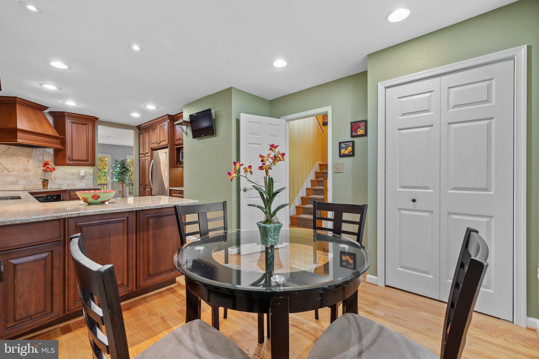 BRIGHT LEAF - Residential