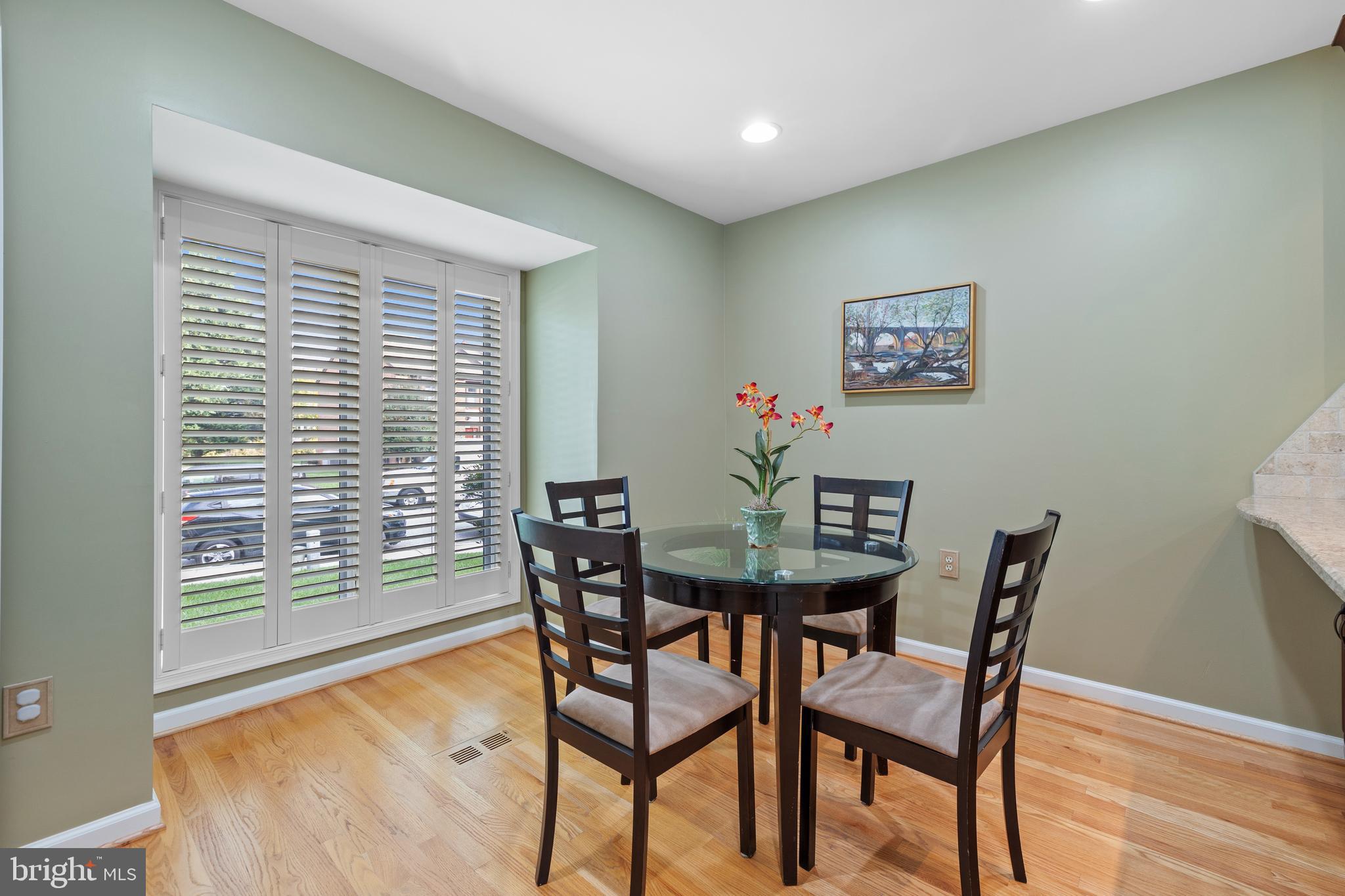 BRIGHT LEAF - Residential