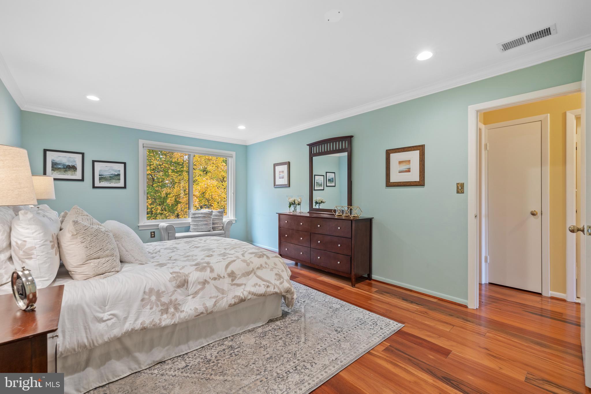 BRIGHT LEAF - Residential