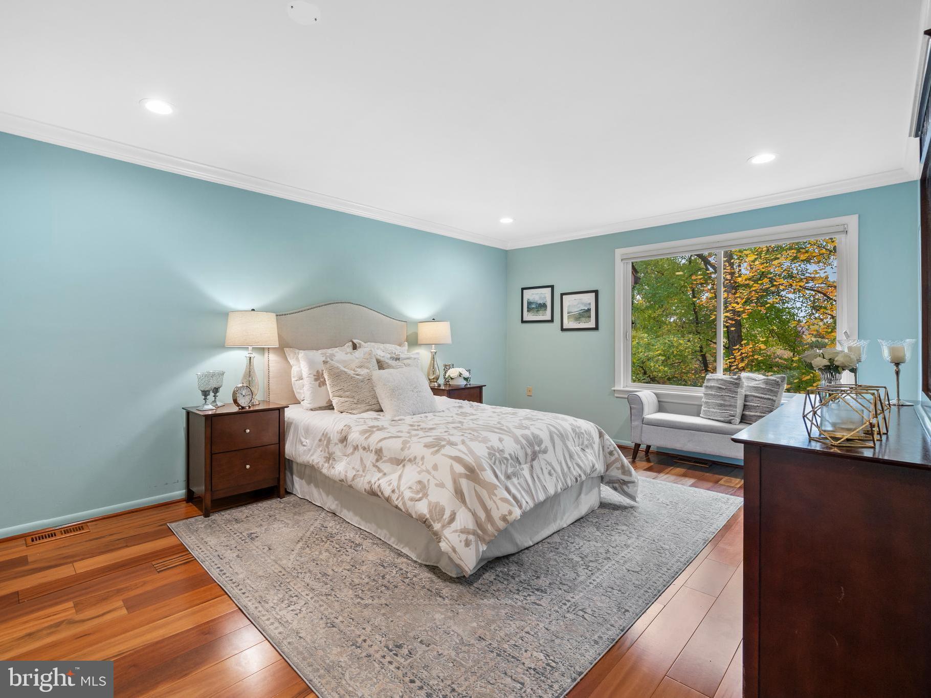 BRIGHT LEAF - Residential