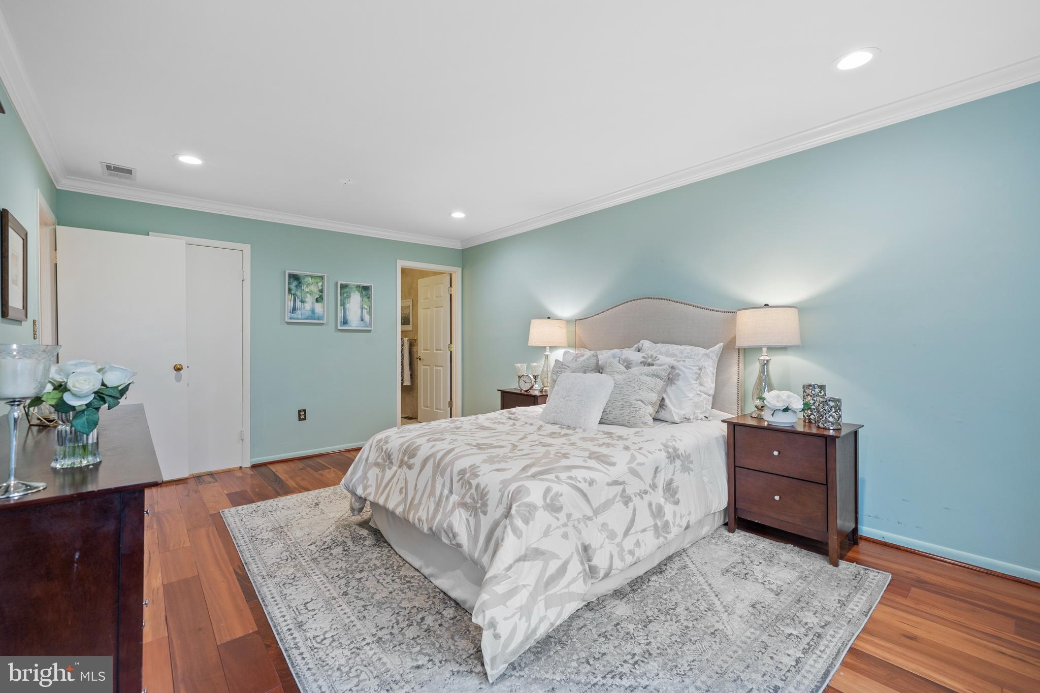 BRIGHT LEAF - Residential