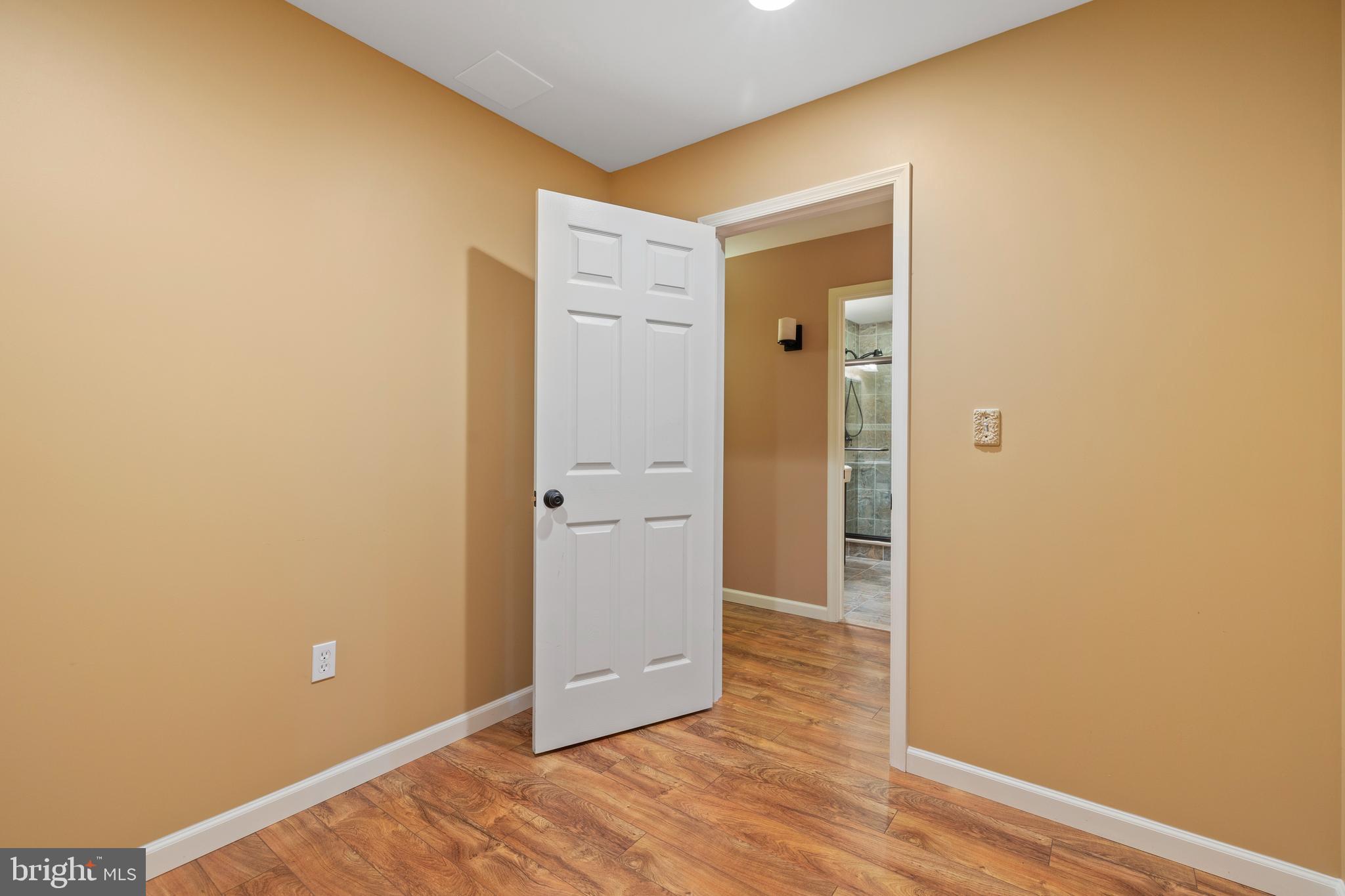 BRIGHT LEAF - Residential