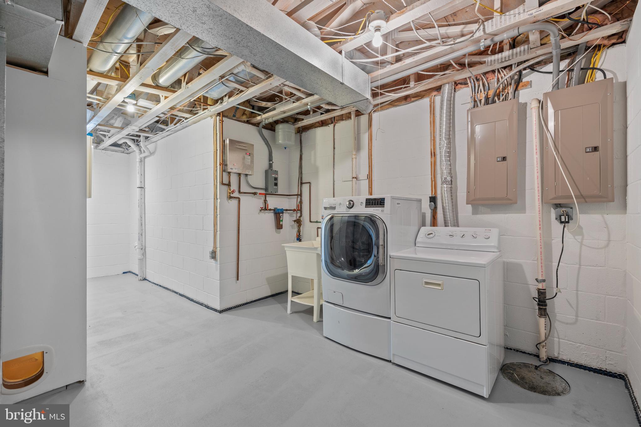 BRIGHT LEAF - Residential