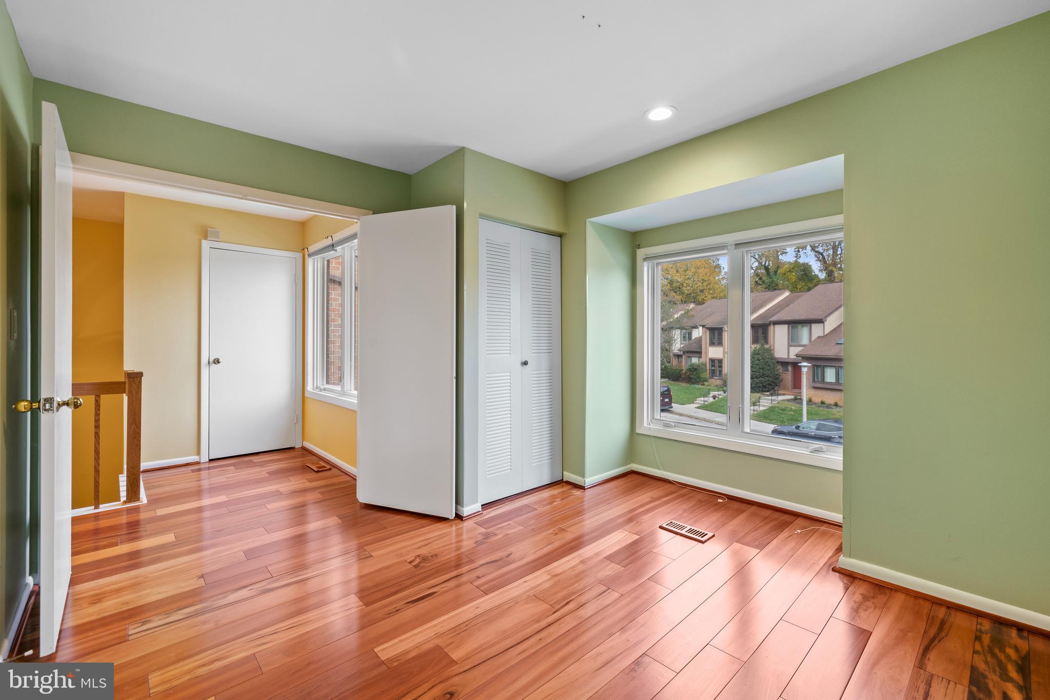 BRIGHT LEAF - Residential