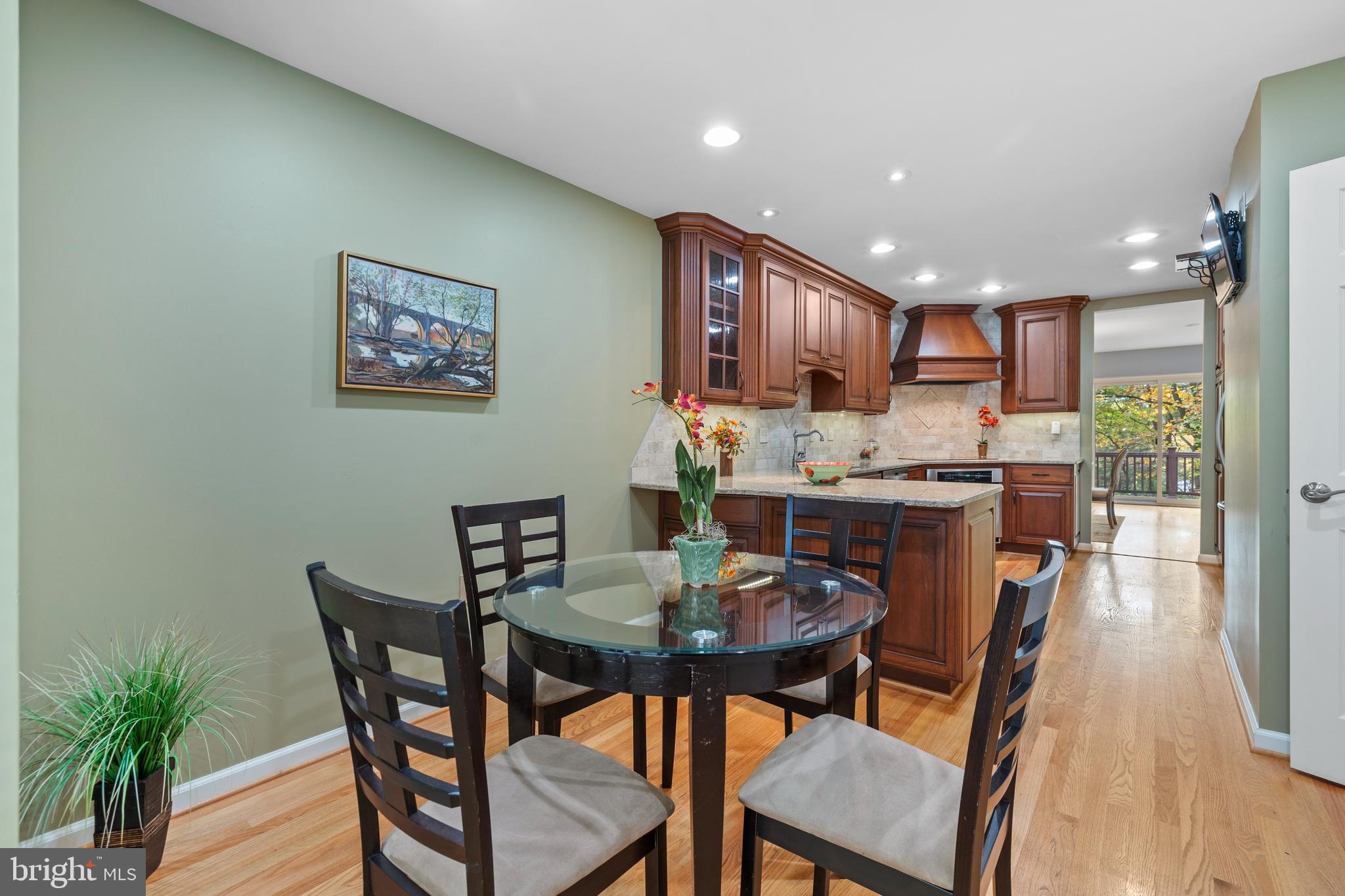 BRIGHT LEAF - Residential