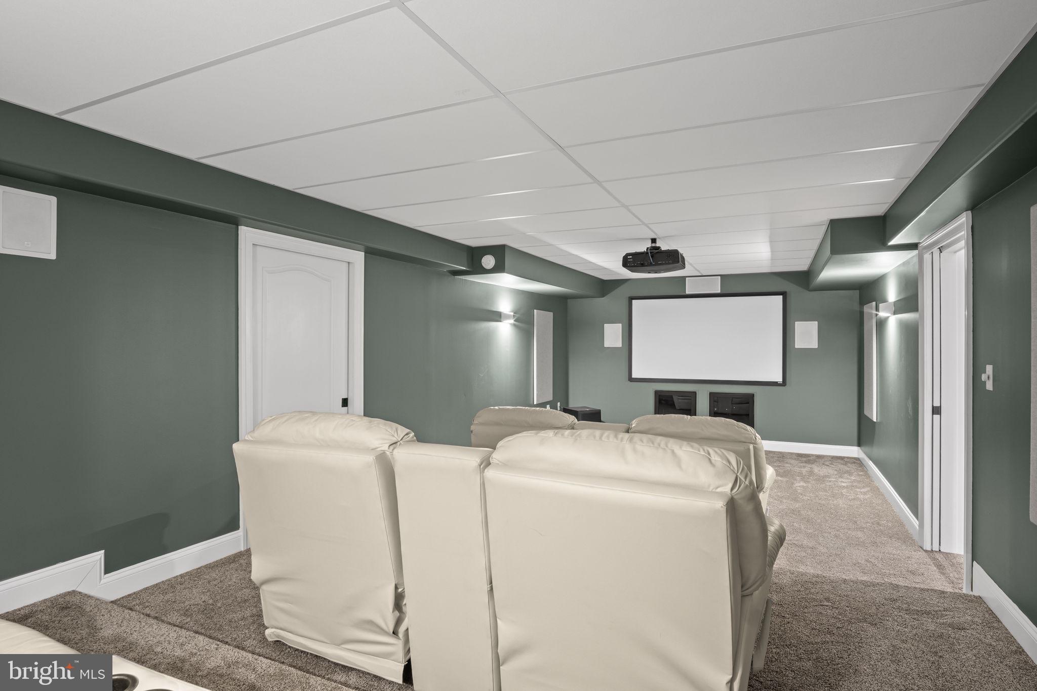 DERRY WOODS - Residential