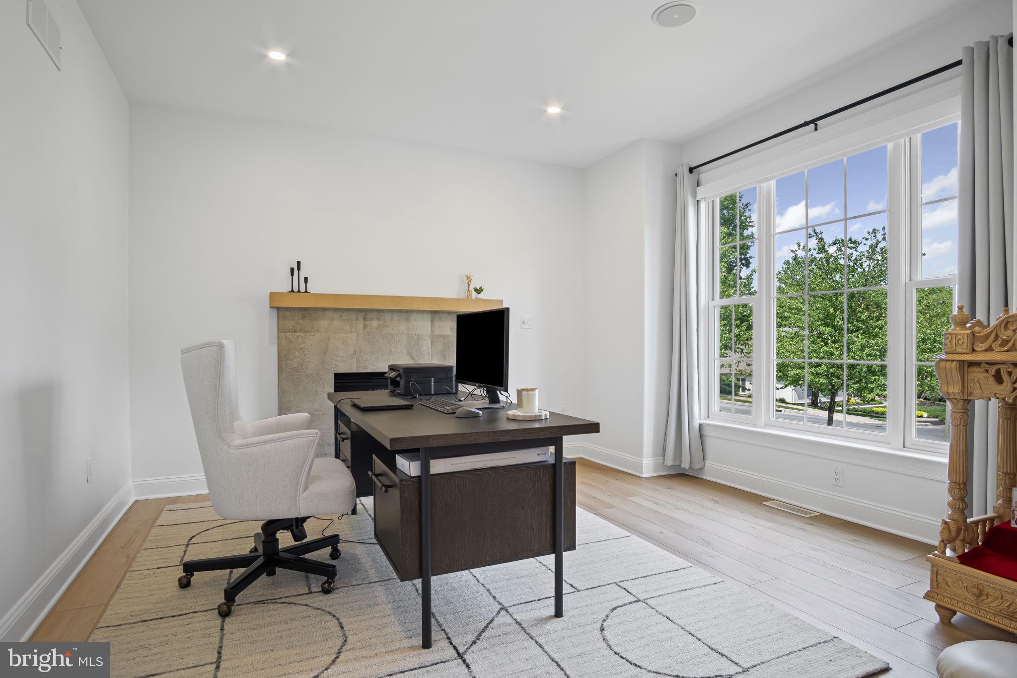 DERRY WOODS - Residential