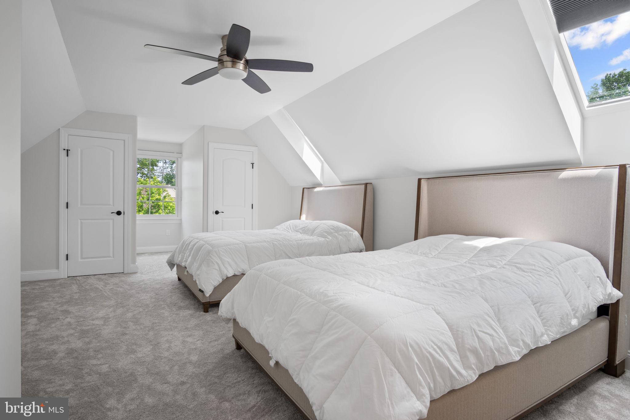 DERRY WOODS - Residential