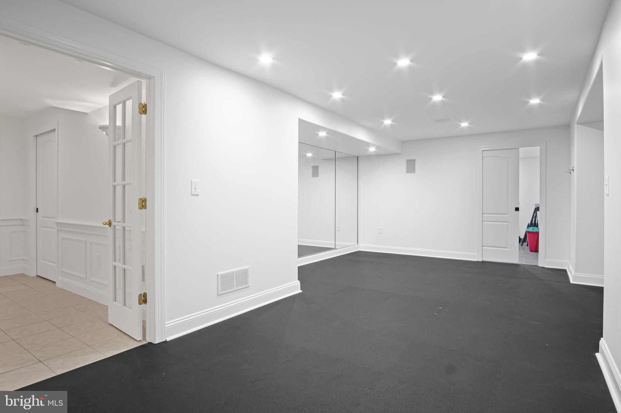 DERRY WOODS - Residential