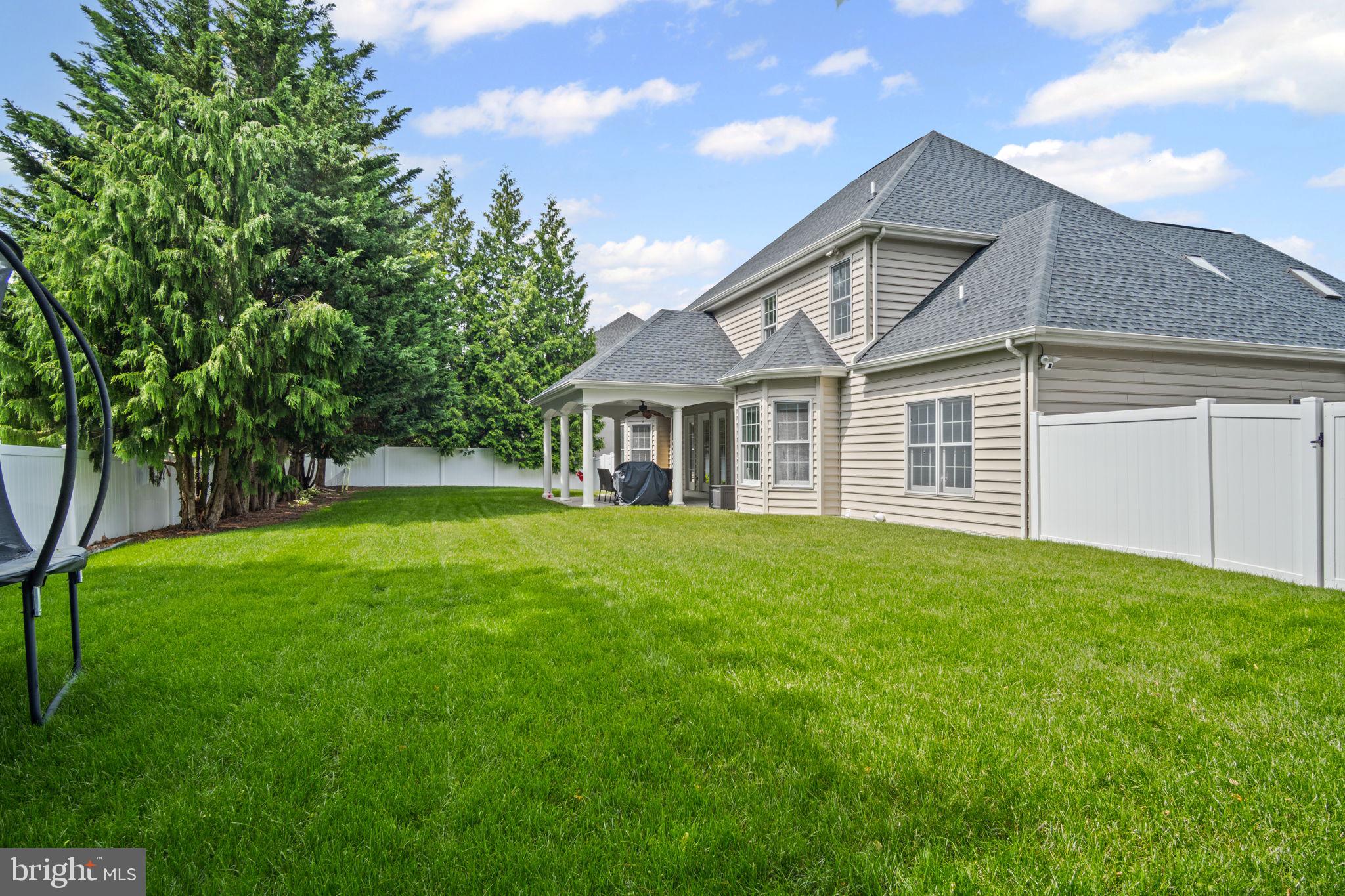 DERRY WOODS - Residential