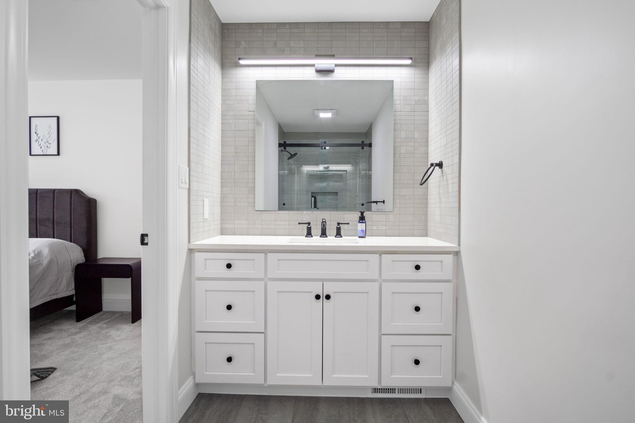 DERRY WOODS - Residential