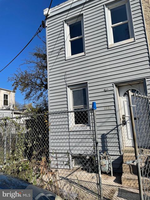 413 IVY STREET CHESTER PA 19013