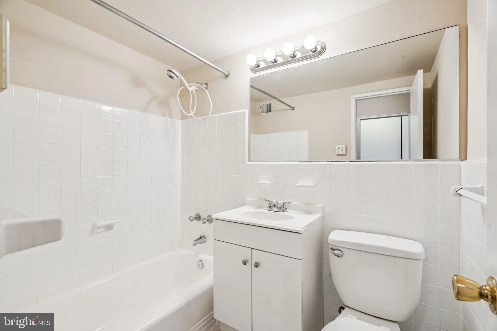 Philadelphia, Pennsylvania 19103, United States, ,1 BathroomBathrooms,Residential,Active,192335